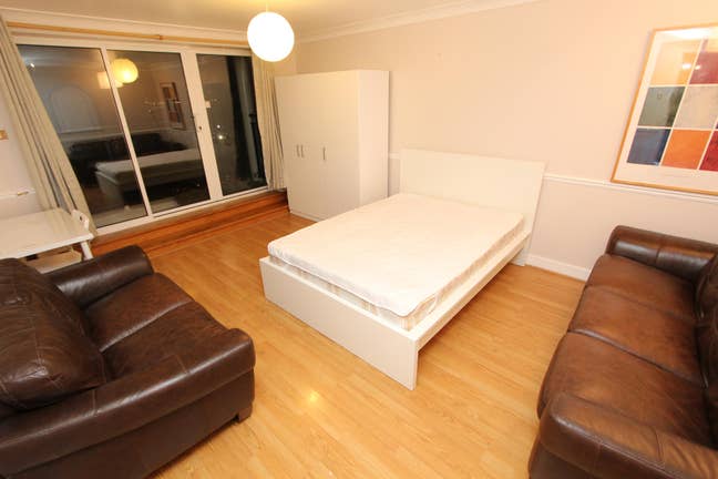 Premium 3 Beds Flat in Canary Wharf - E14 Main Photo