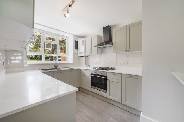 Brand new 3 bedroom apartment Main Photo