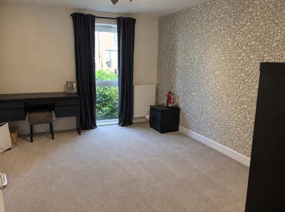 Room to rent in flat Main Photo