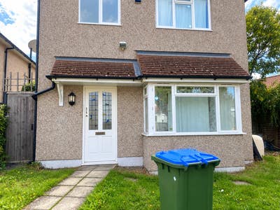 Kingsholm Gardens, SE9 6LB Main Photo