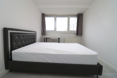 Last Newly Refurbished Room Near Stratford Centre Main Photo