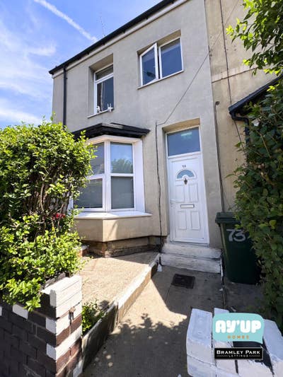 Cosy Rooms in 6-Bed House in Rawmarsh Hill Main Photo
