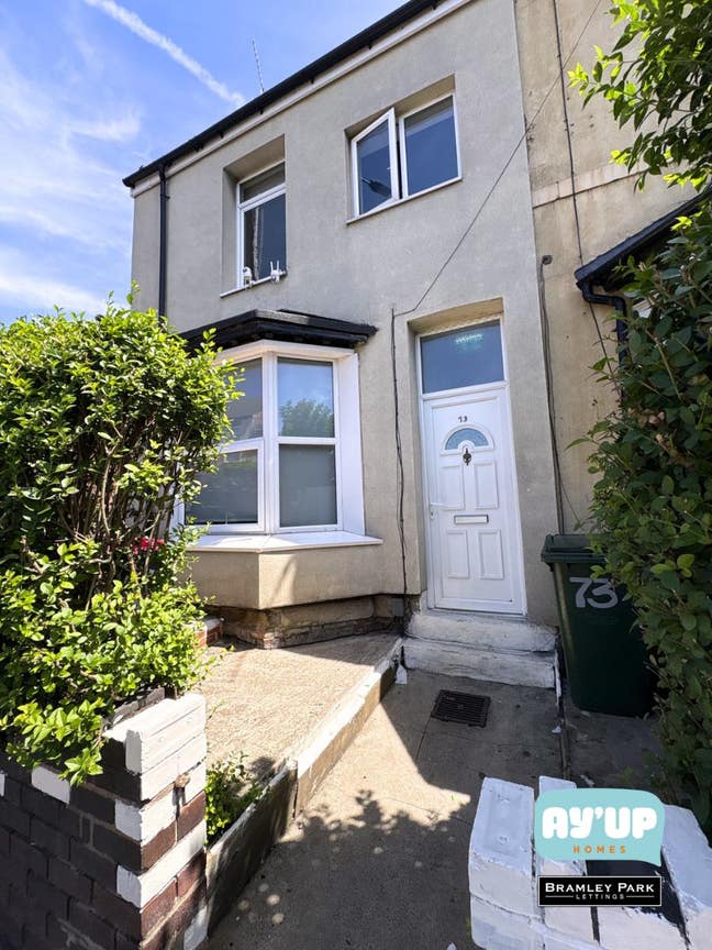 Cosy Rooms in 6-Bed House in Rawmarsh Hill Main Photo