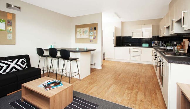 North Lodge En-suite – Tenancy Takeover Main Photo
