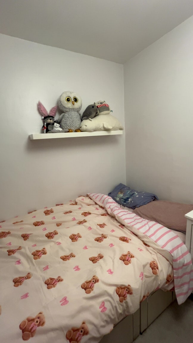 One double room available in 2 bed flat Main Photo