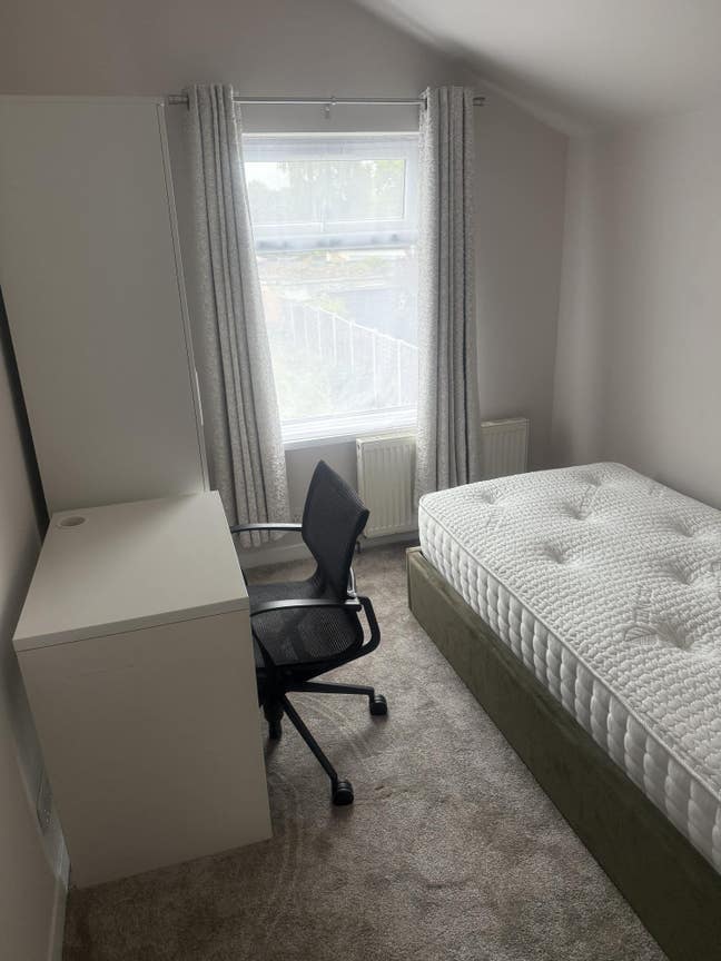 Single room in Uxbridge (Female only) Main Photo