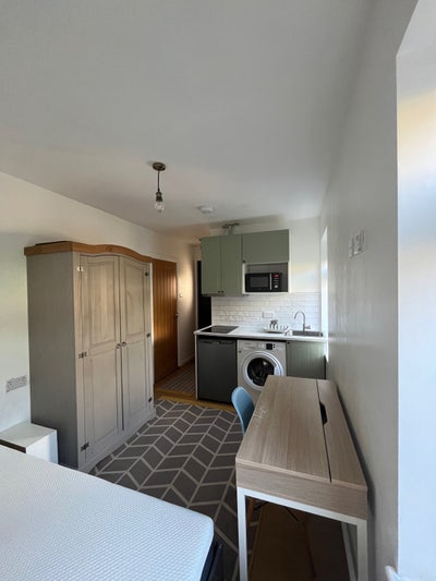 Furnished Ensuite studio with all bills included  Main Photo