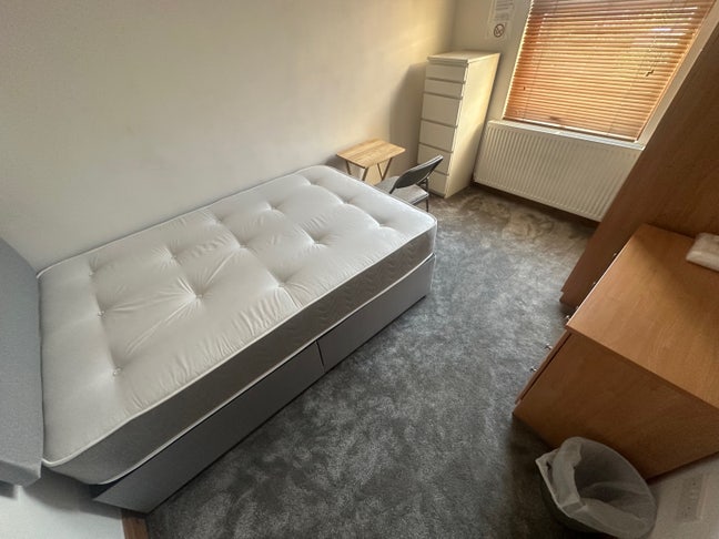 Ilford/Gants Hill.En-suite,Double,Single.#FEMALES  Main Photo