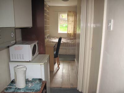 Mon- Fri only ensuite room 3 min walk E’ling Bw st Main Photo