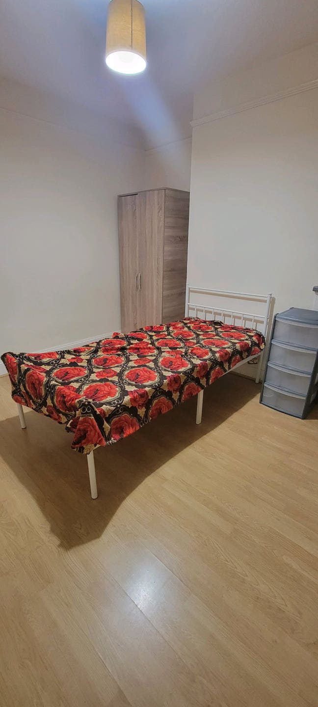 Room for rent Main Photo