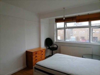 Double Room to Let – Mitcham CR4 1Sg Main Photo