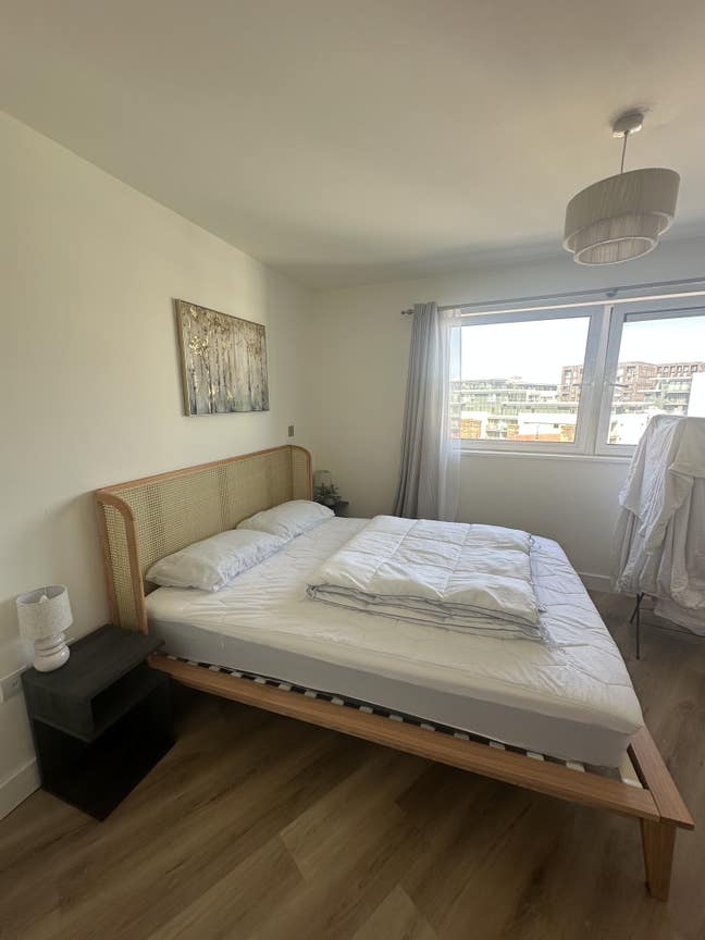 Gallions Reach E16: En-Suite Bedroom Available Main Photo