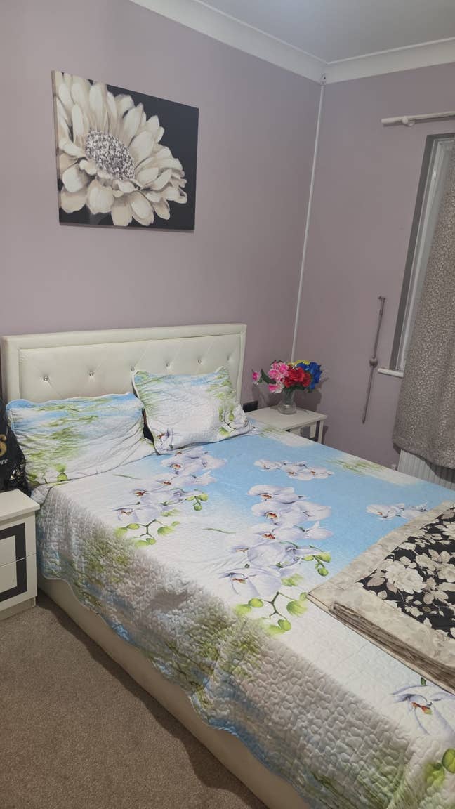Double Room is available for rent in - UB6 8QW Main Photo