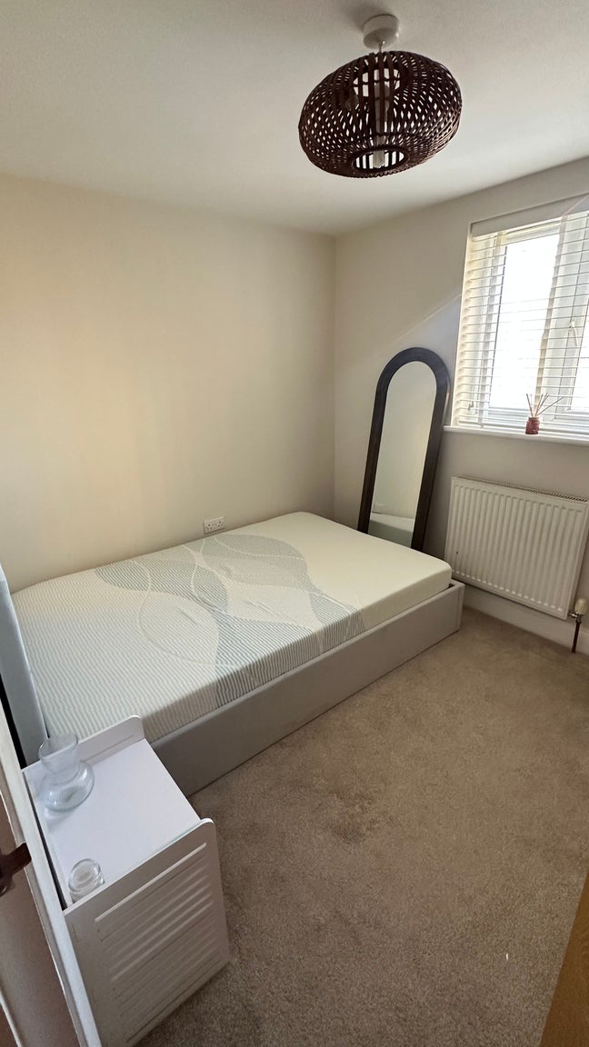 Cosy double room available (Theobalds grove)  Main Photo