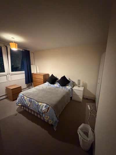 Large room available in East Putney Main Photo
