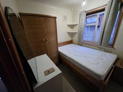 Room for rent Main Photo