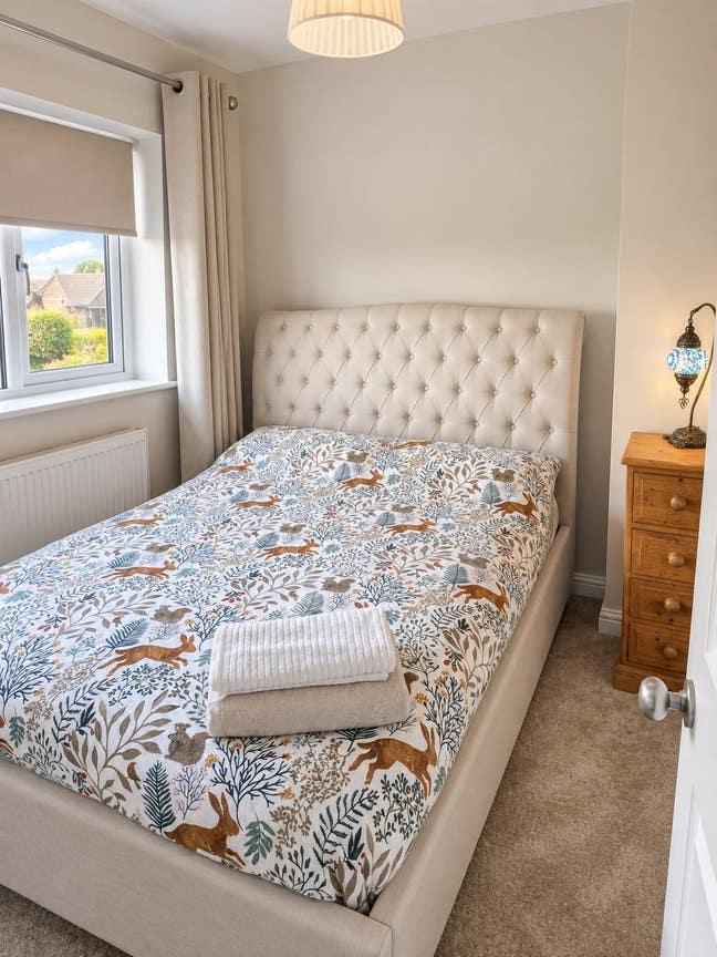 Furnished Room to rent Main Photo