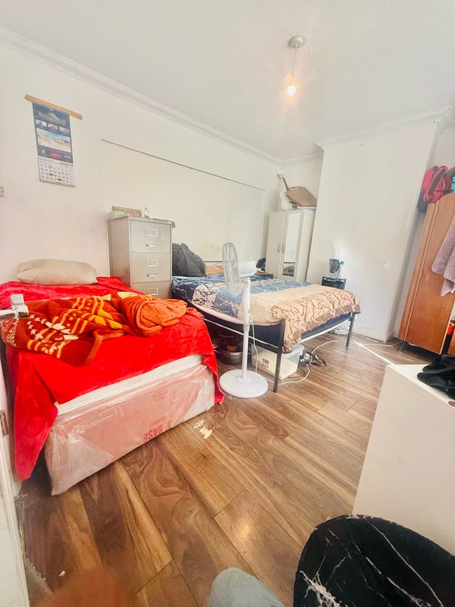 Sharing room available with Indian boy  Main Photo