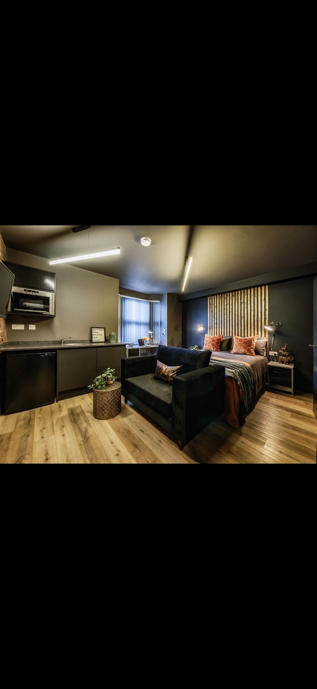 Luxury studio available now Main Photo
