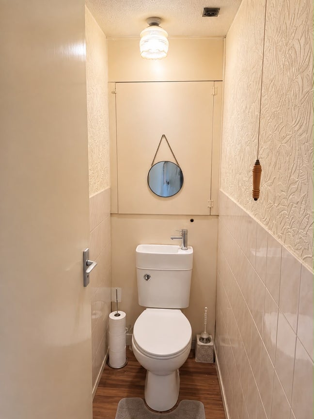 Bright Double Room with Private Balcony Main Photo