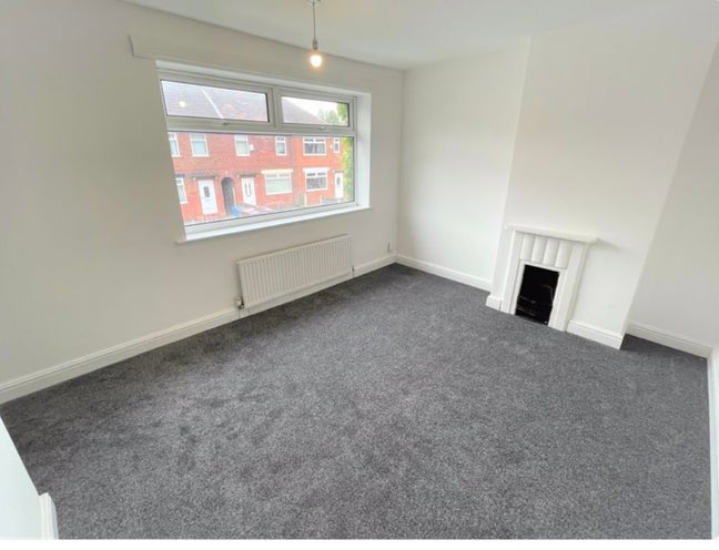 Spacious Double Room in Swinton Salford Main Photo