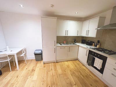 2 Modern Double Room With Garden( Bill Inclued) Main Photo
