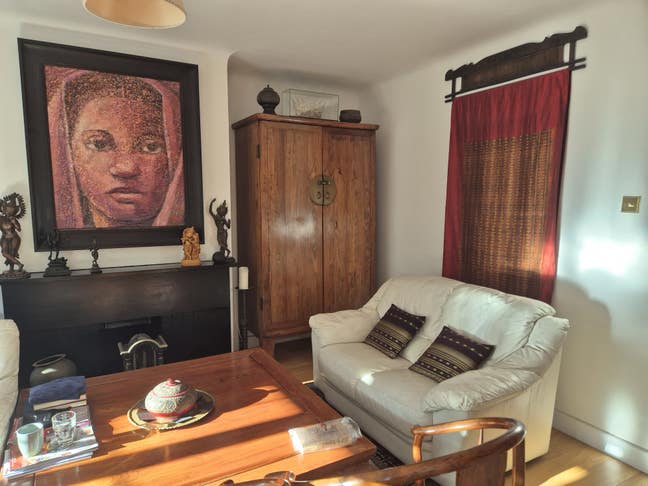 Room & Bath. Wimbledon Village. Main Photo