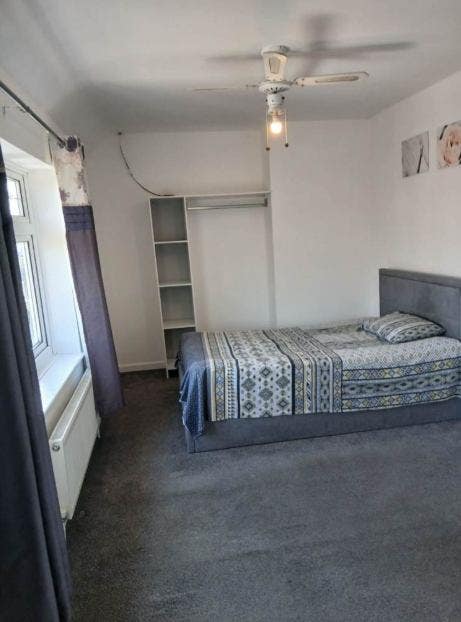 Huge King Size Bedroom – RM8 – &pound;850 Bills included Main Photo