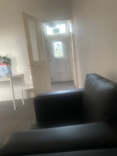 Flatmate Wanted – Make It A Home BD8\9 Main Photo