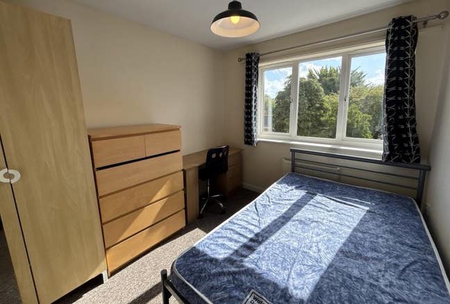 Furnished double room near UEA in a quiet estate Main Photo