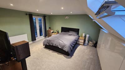 Large room with ensuite Main Photo