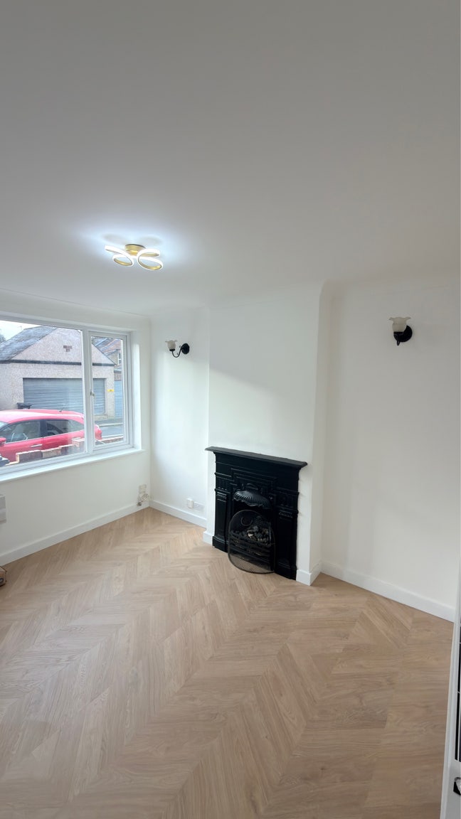 Newly Refurbished 2/3 -Bedroom House  Main Photo