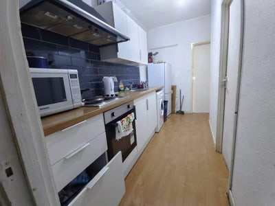 Single Room in CF24 Close to City Center  Main Photo