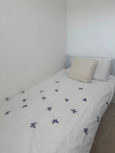 Small double room for rent  Main Photo