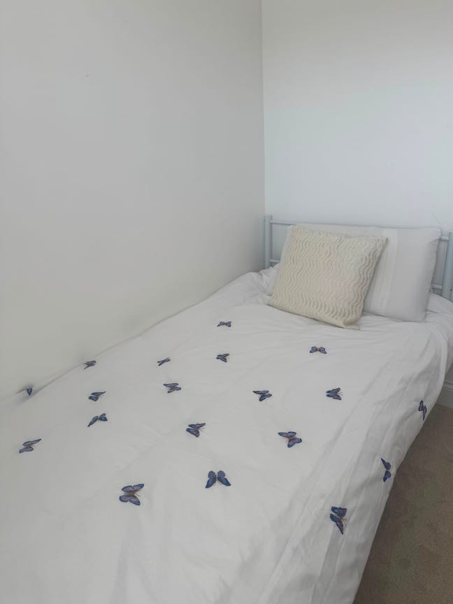 Small double room for rent  Main Photo