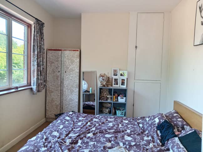 1 Double Room Available in a Large 5-Bed Detached Main Photo