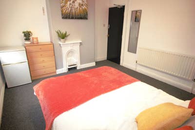 🏠 Bright Double Room |💡 All Bills Included Main Photo