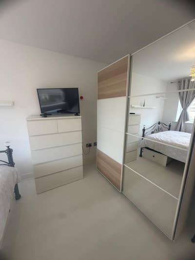 Mon–Fri double room in a friendly 2-bed house Main Photo