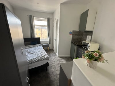 Ensuite Double room near Folkestone Town Centre  Main Photo