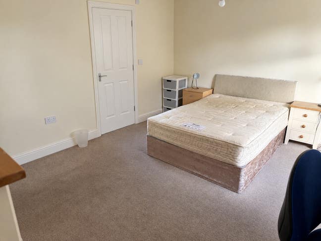 Double Room To Let Mascot Square Main Photo