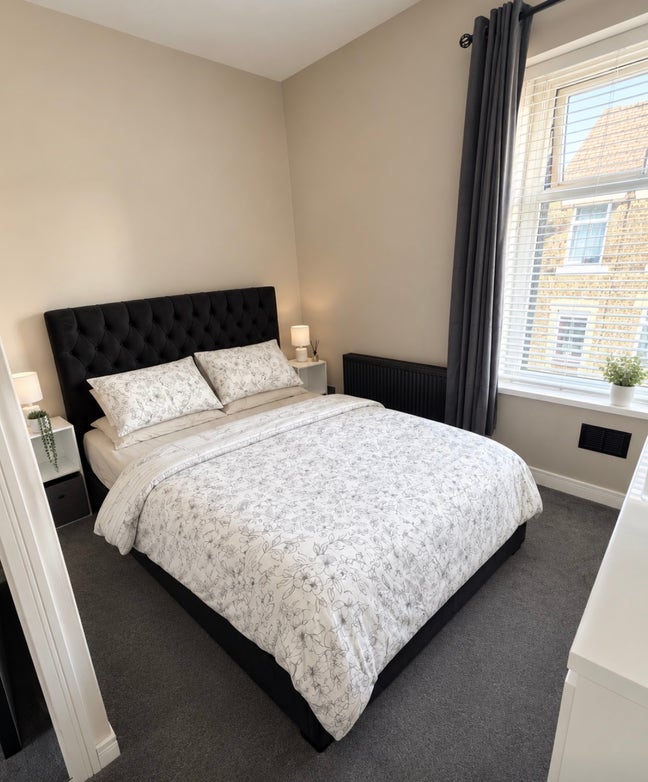 Double room to rent  Main Photo
