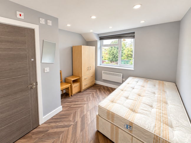 DSS-Studio Flat Available in Southall Ealing UB1 Main Photo