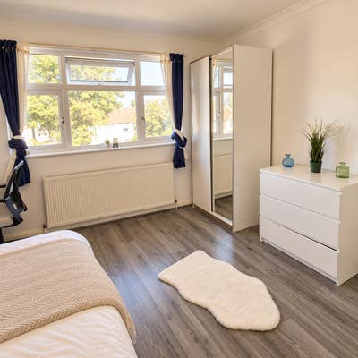 🔝Top Room in a Modern House 1 min to St🏆 Main Photo