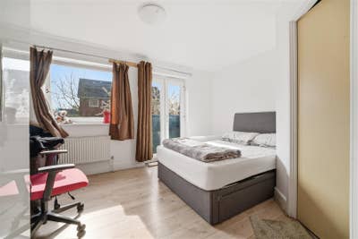 Rooms Available in Modern House – Yiewsly Main Photo