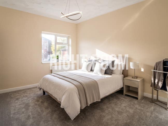 4 Bed House | 2 Bathrooms | Garden | Prime SO14 Main Photo