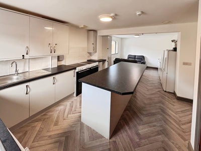 1 bedroom House share To Let Main Photo
