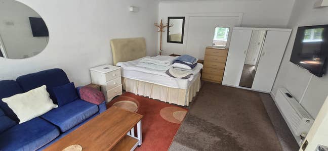 Room to Rent Main Photo