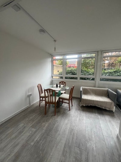 3 bedroms flat with living room in Camberwell! (1V Main Photo