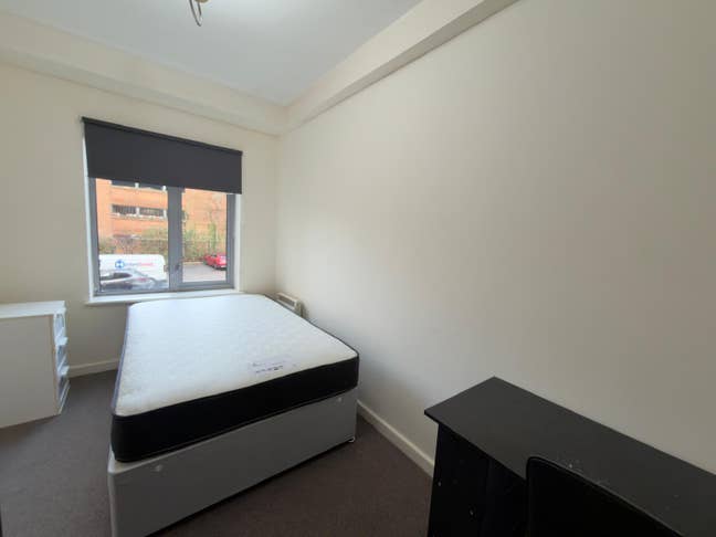 Move in Today! Double Room. Low Costs  Main Photo