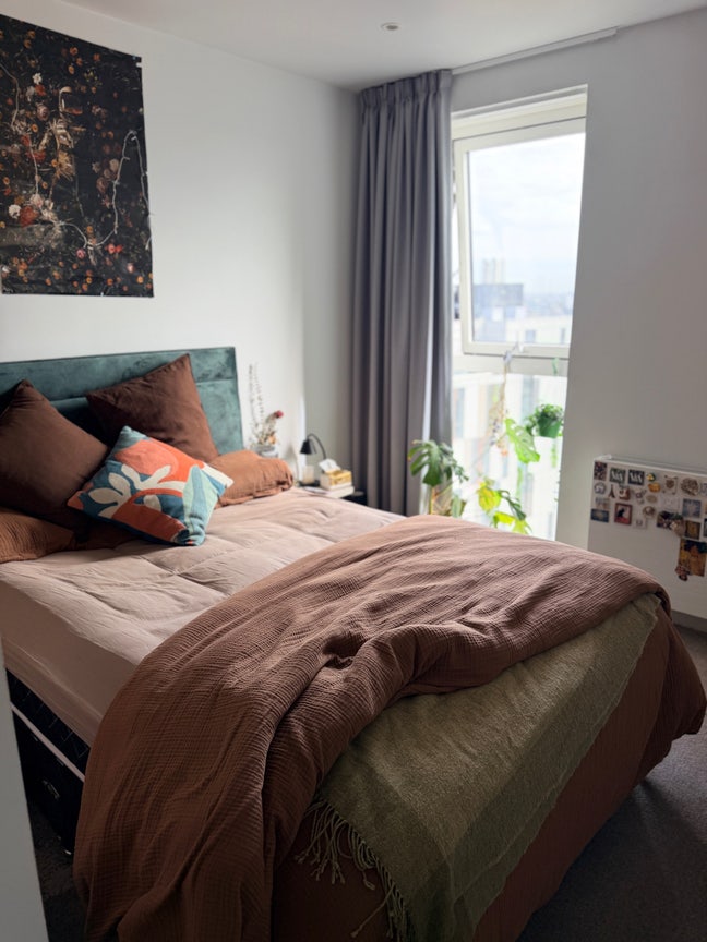 Double room+ private bathroom| Modern 2b2b-Female  Main Photo